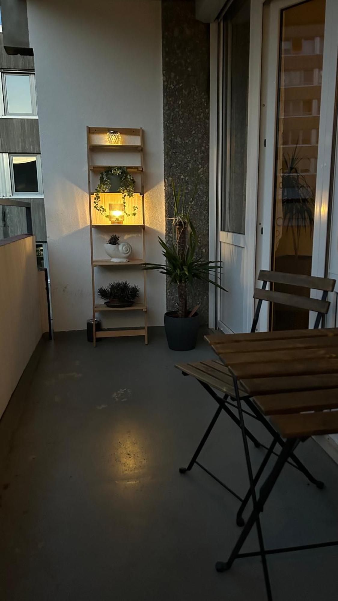 Gemuetliches Helles Apartment Mit Balkon Und Parkplatz Vor Der Tuer Im Zentrum Von بايروث المظهر الخارجي الصورة